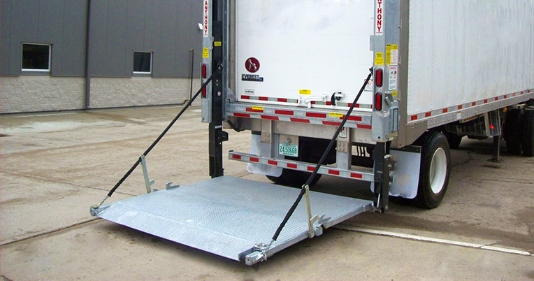 Lift Gate Trailers - Commercial Trailer Leasing (CTL)